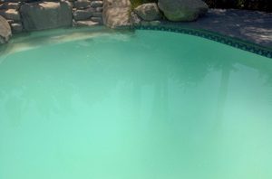 how to clear cloudy pool water